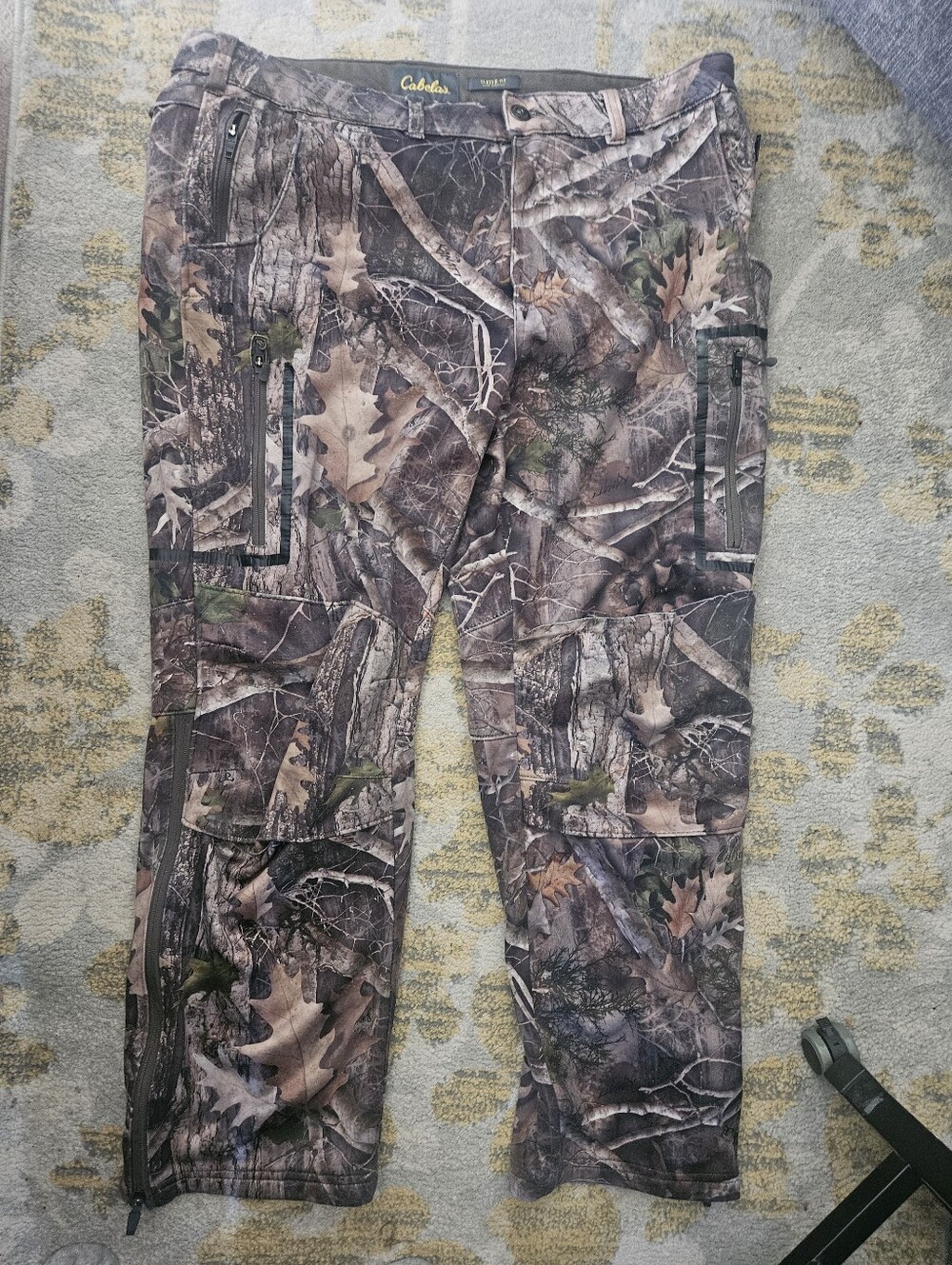 Cabela's camouflage hunting cargo pants